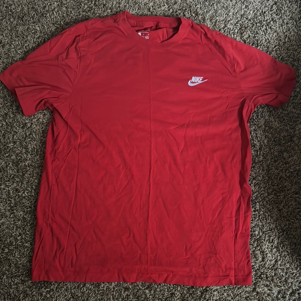 Nike Men's Red T-Shirt